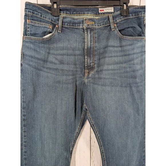 Wrangler Size 38 Relaxed Boot Medium‎ Wash Blue Mens Denim Jeans - Picture 4 of 9